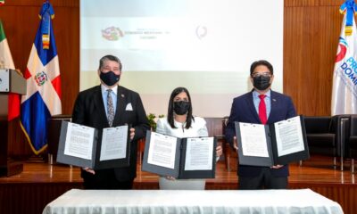 Carlos Penafiel Embajador De Mexico Junto A Biviana Riveiro Directora Ejecutiva De ProDominicana Y Juan Amell Presidente De CADOMMEX