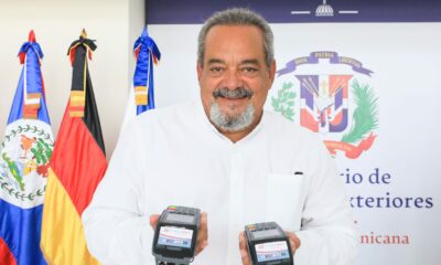 El Consul General Dominicano En Los Angeles Alfonso Rodriguez