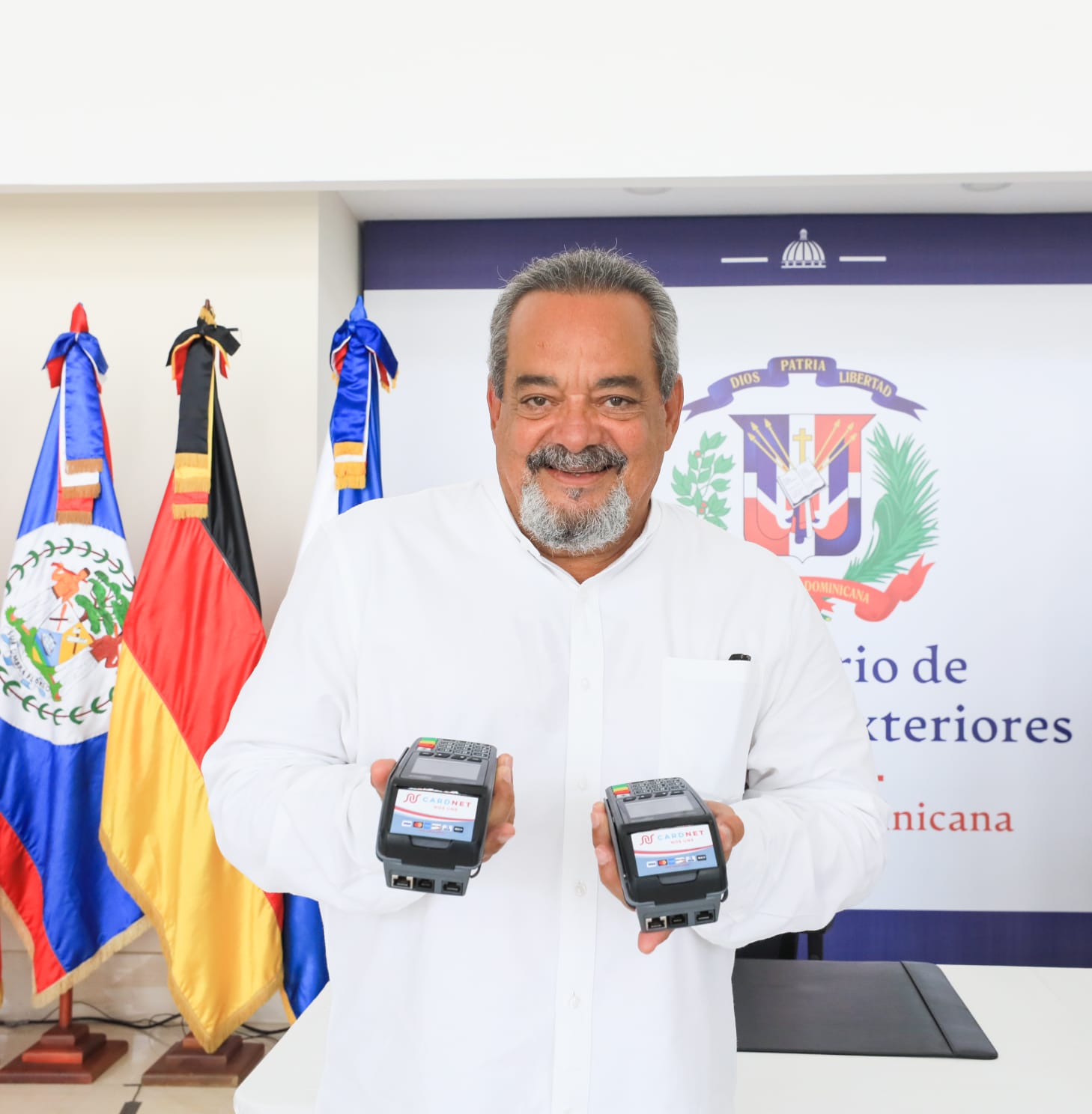 El Consul General Dominicano En Los Angeles Alfonso Rodriguez