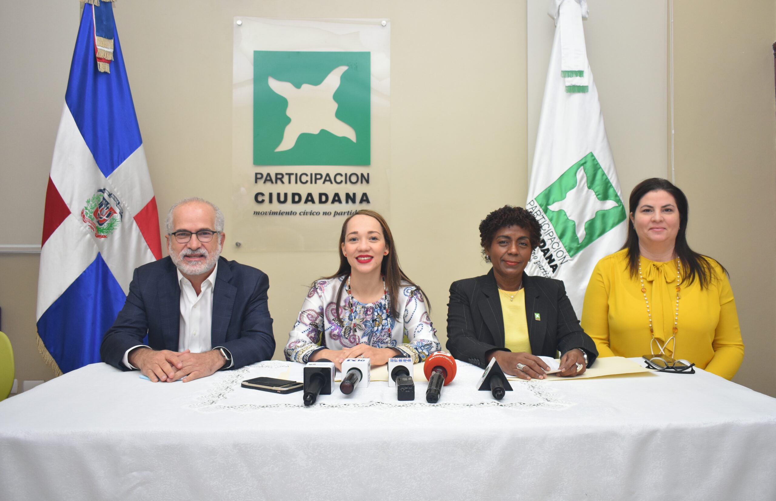 Francisco Alvarez Leidy Blanco Garcia Fatima Lorenzo Claudia Alvarez Scaled