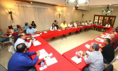 Foto 2 Miembros Del Directorio Presidencial En La Reunion De Este Sabado.