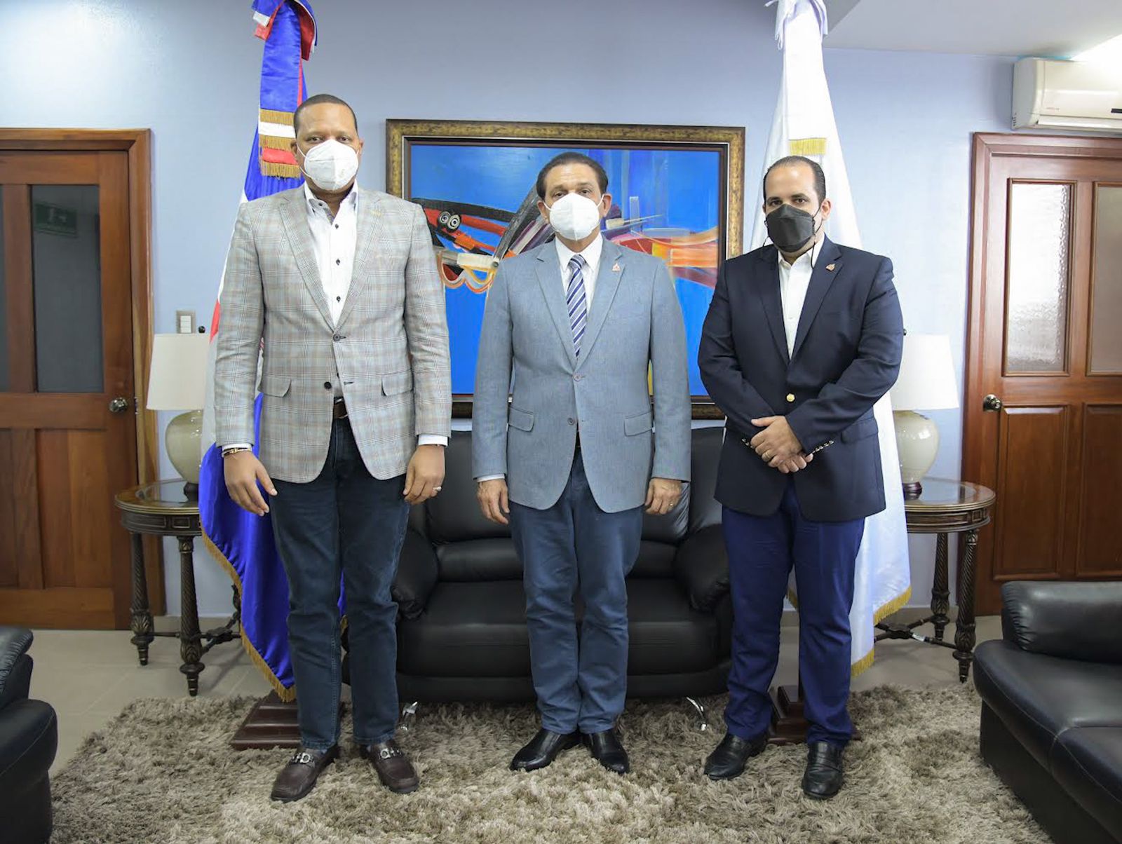 FOTO Desde La Izquierda El Director Ejecutivo De Pro Consumidor Eddy Alcantara Junto Al Ministro De Salud Publica Daniel Rivera Y El Director De DIGEMAPS Leandro Villanueva.
