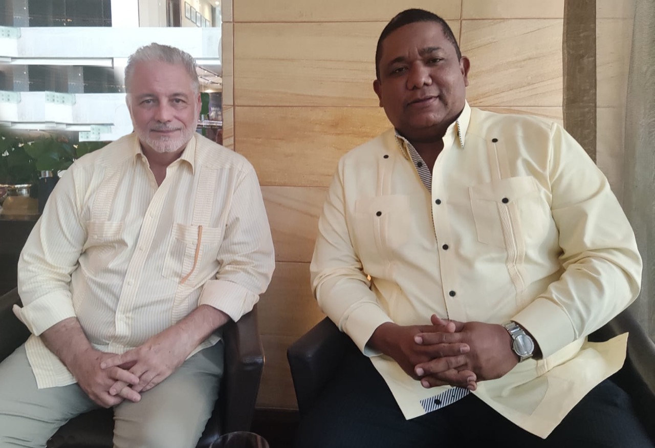 Luis Arambilet Y Victor Minaya