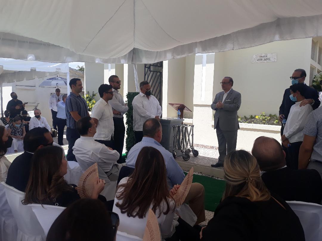 Foto Quique Antun Habla En Nombre De La Familia.
