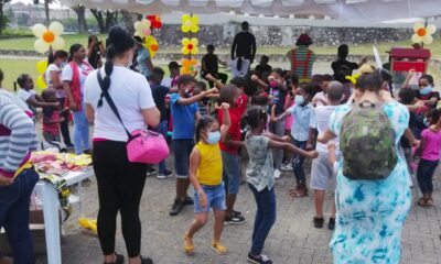 Foto Entrega De Mochilas