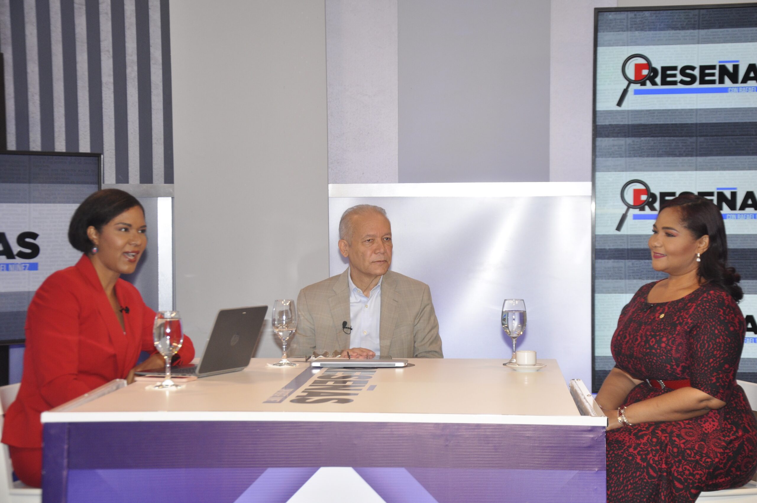 5. Foto Nota De Prensa Nunez Adelaida Y Entrevistada Carolina Ramirez Scaled