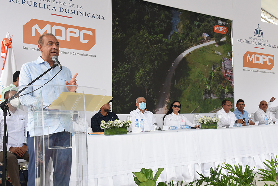 Deligne Encabezo Acto En El Papayo 