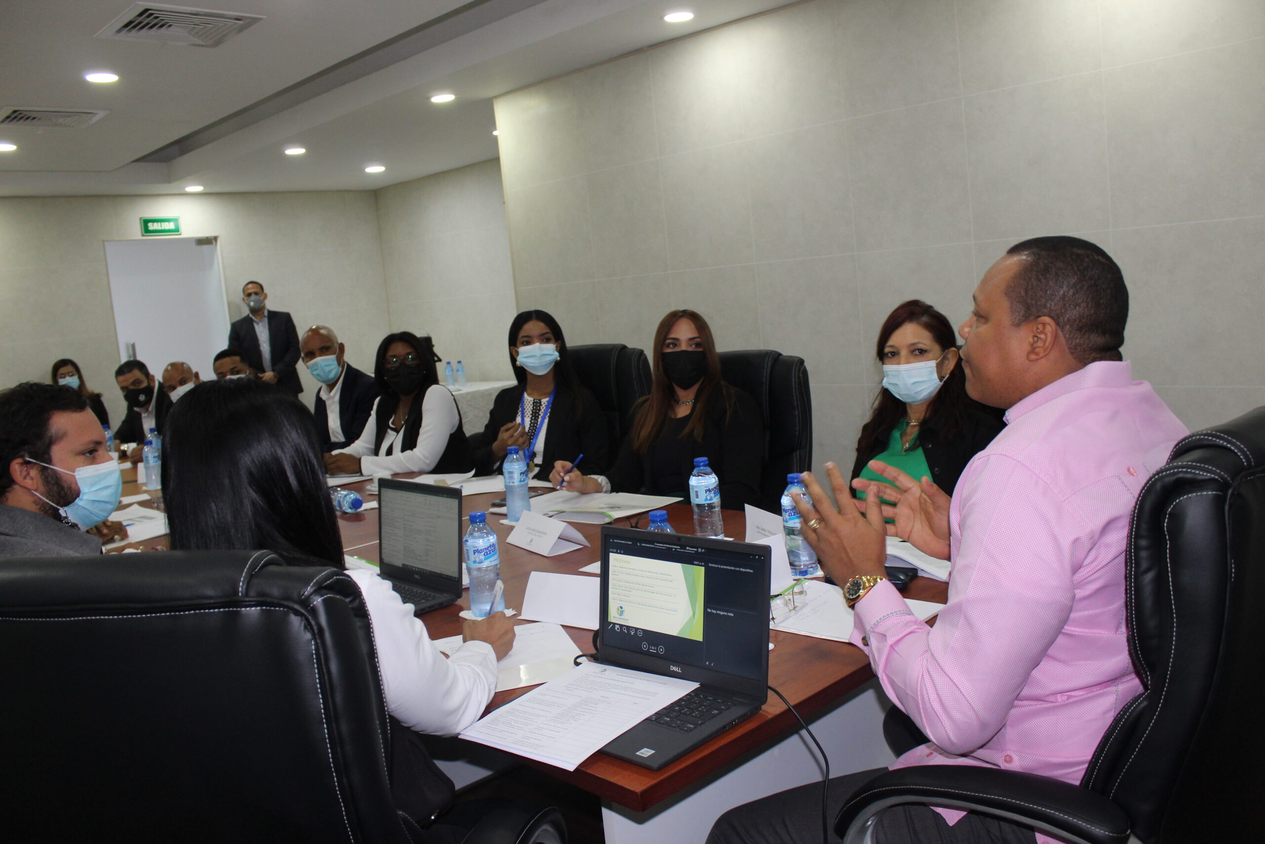 FOTO El Director Ejecutivo De Pro Consumidor Eddy Alcantara Sostuvo Este Miercoles Una Reunion Con Los Encargados Provinciales De La Institucion Scaled