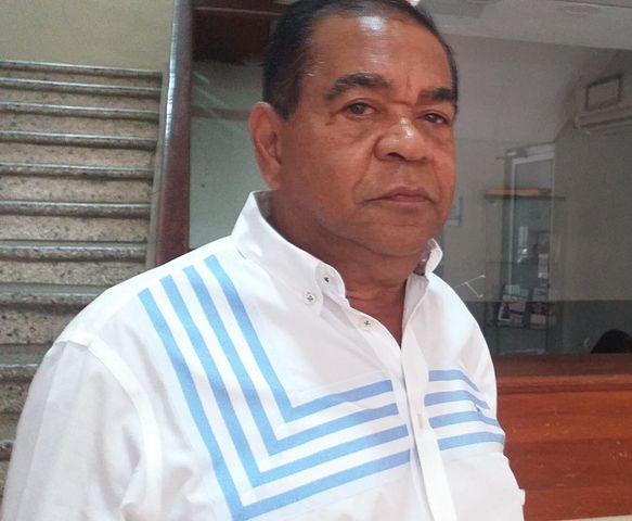 Manuel Diaz Se Querella
