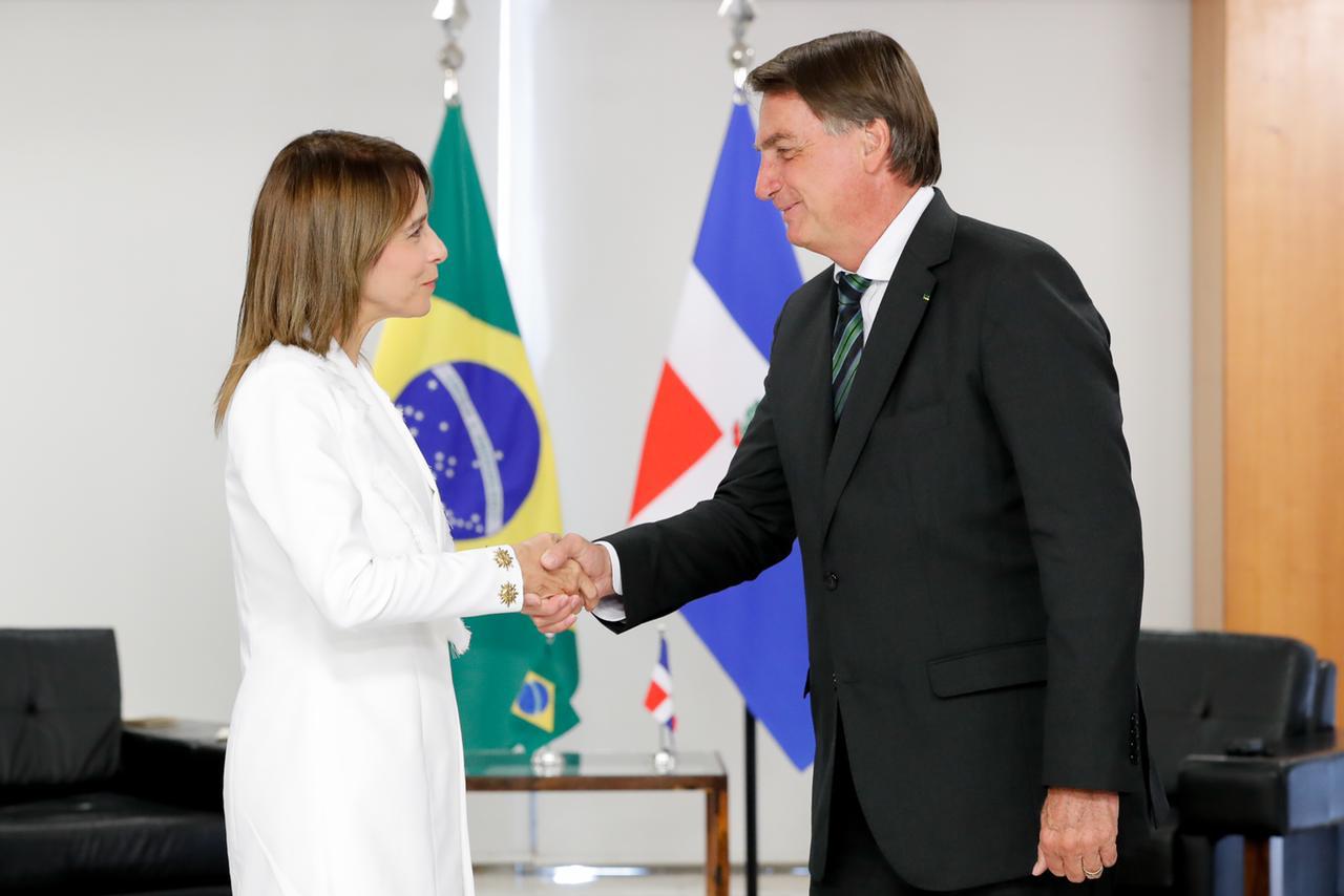 Patricia Villegas De Jorge Con Presidente De Brasil Jair Bolsonaro