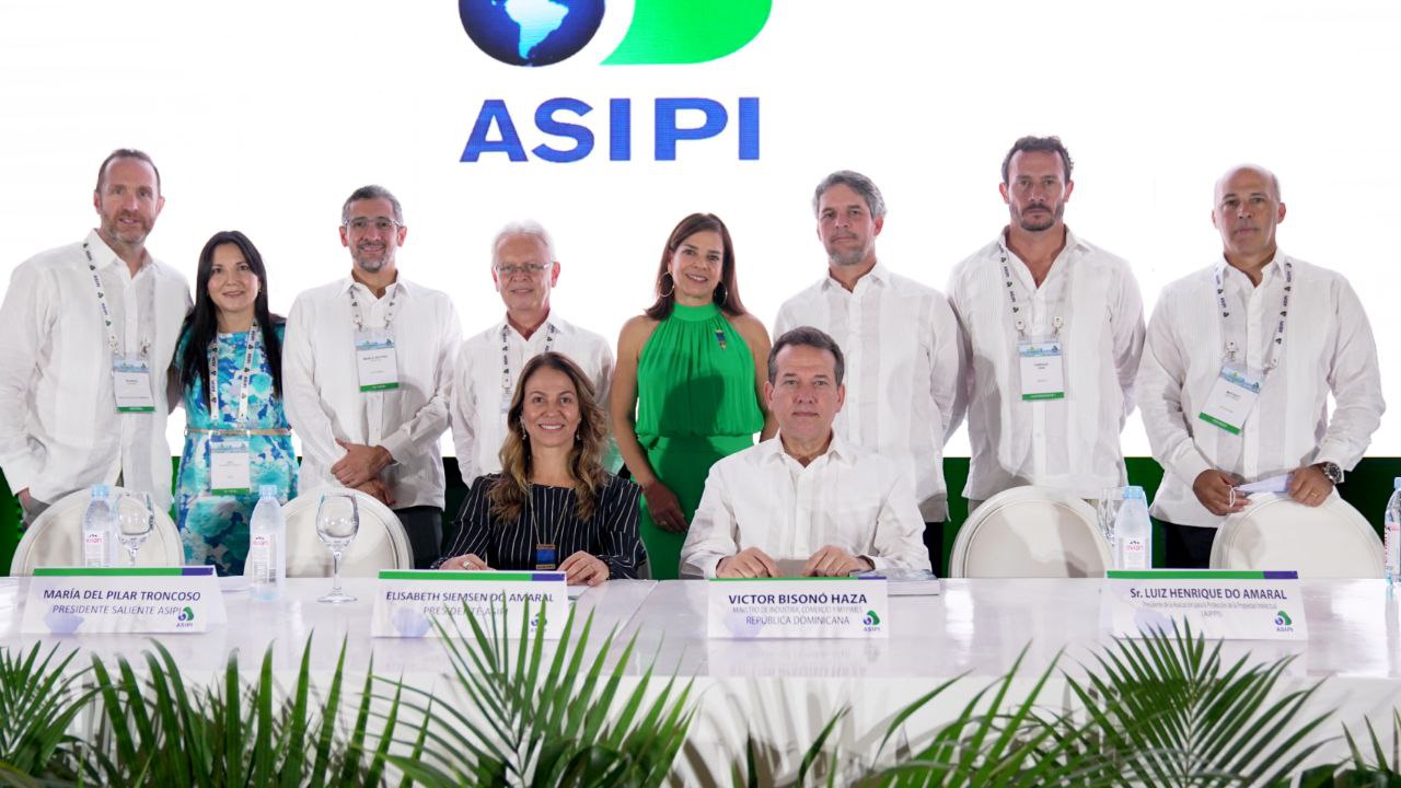 2 FOTO MINISTRO ASIPI