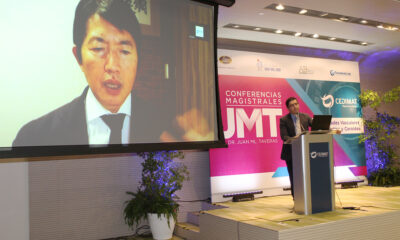 Dr. Miguel Cruz Pimentel Podio Y Dr. Kazuaki Kadonosono