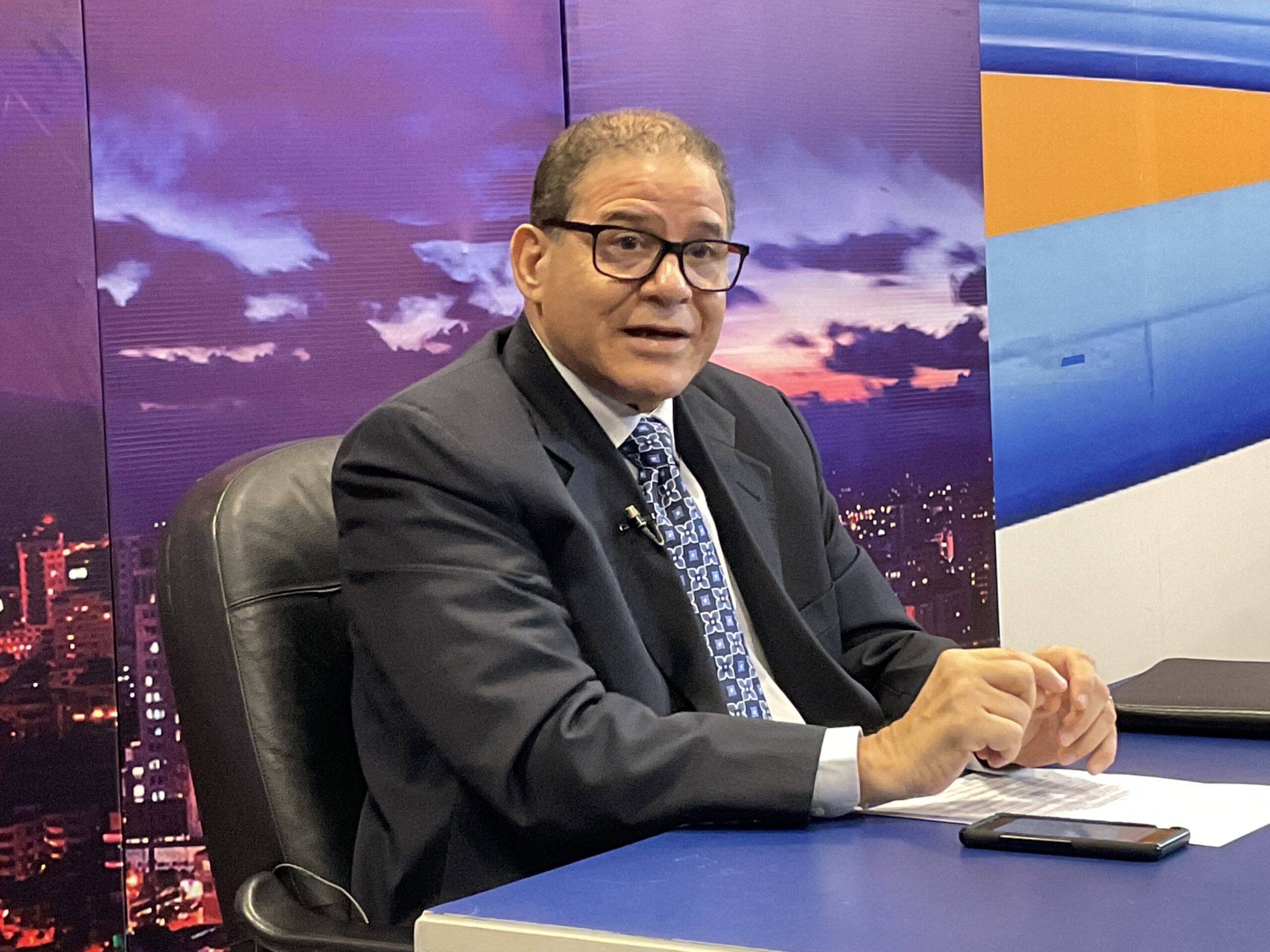 Economista Apolinar Veloz Scaled