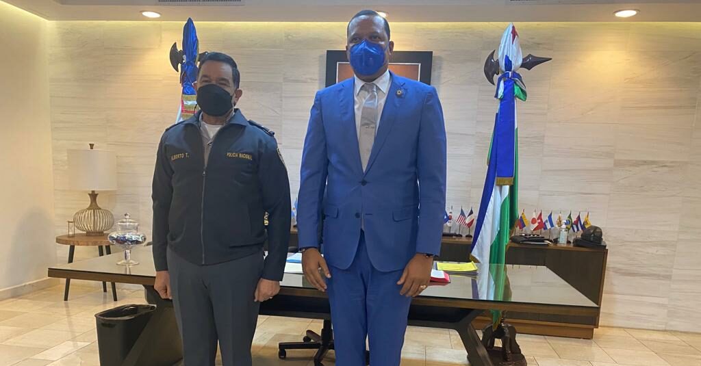 FOTO Directores De Pro Consumidor Y De La Policia Nacional Doctor Eddy Alcantara Y Mayor General Eduardo Alberto Then Respectivamente. E1636895782826