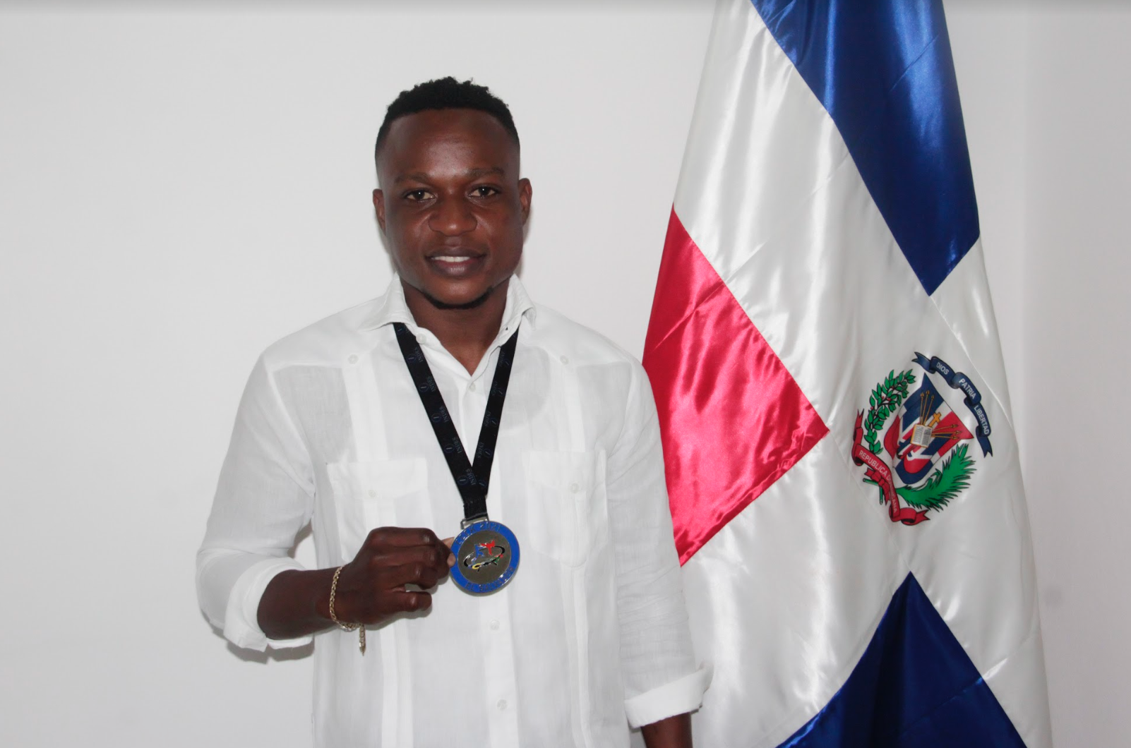 Foto El Cabo Del ERD Gioribert Moreno Martinez Ganador De Medalla En Campeonato De Karate.