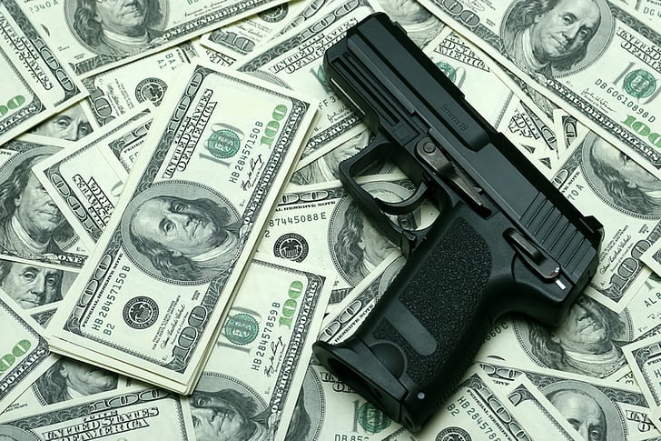 Estudiante Es Arrestado En Brooklyn Con Pistola Cargada Y 30 Mil Dolares