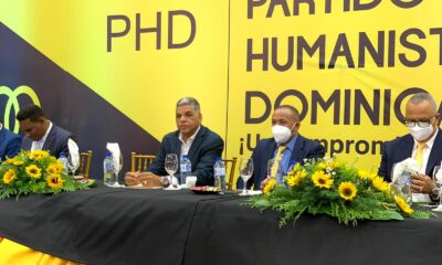 Oto El Nuevo Presidente Del Partido Humanista Dominicano PHD Ramon Emilio Goris Segundo Desde La Izquierda En La Asamblea Celebrada Este Domingo