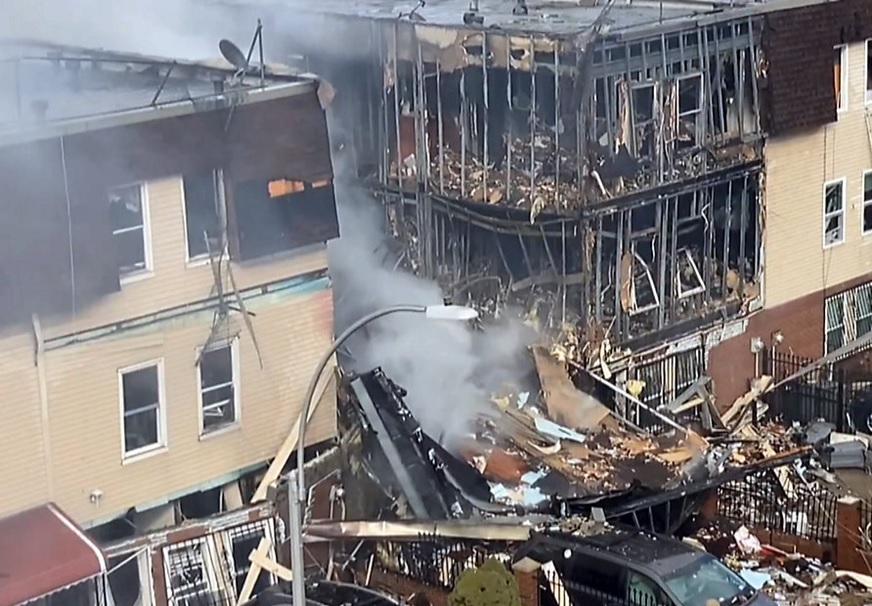 Otra Tragedia En El Bronx Ahora 1 Muerto Y 8 Herido Por Explosion