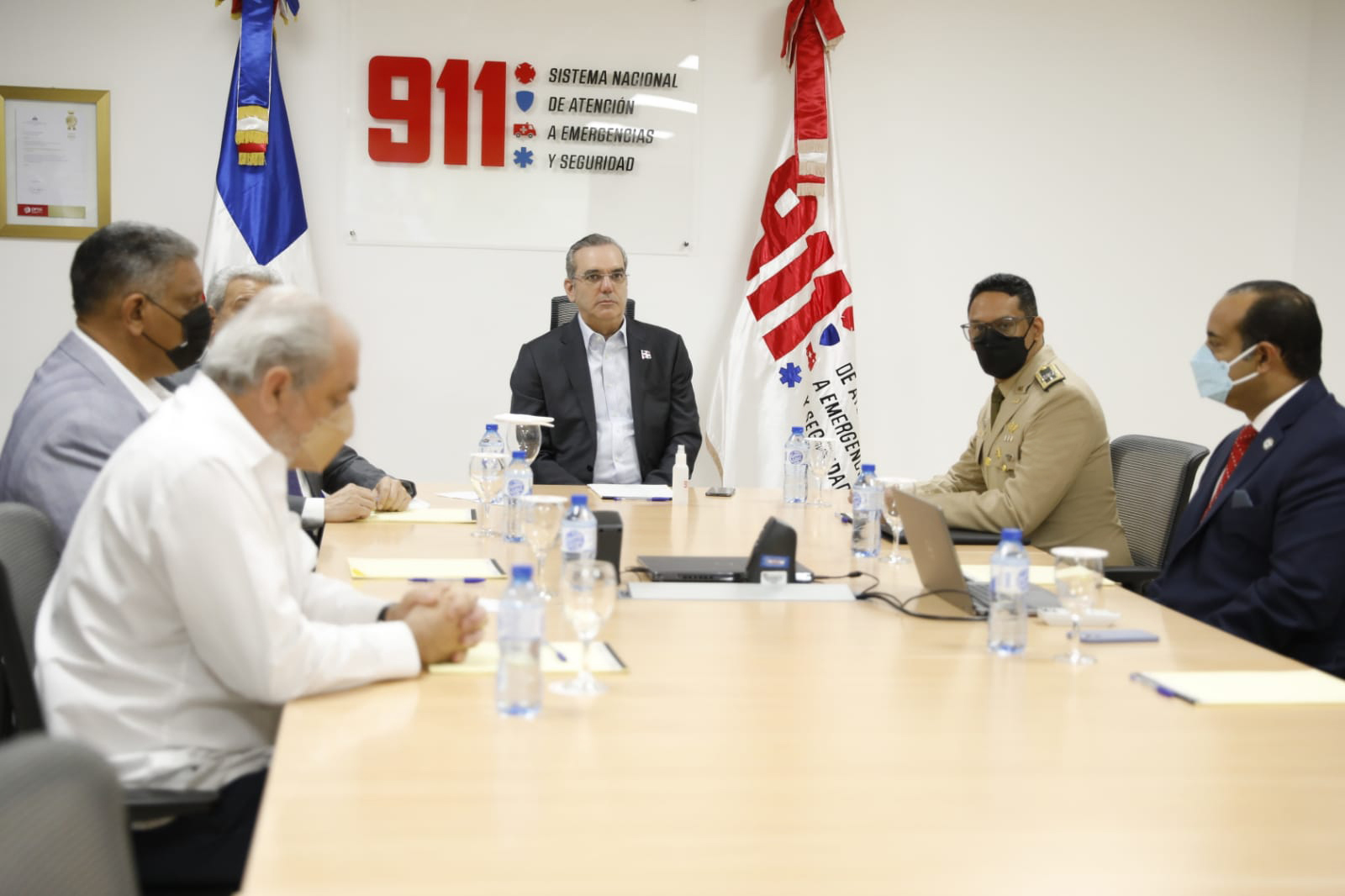 Sistema 9 1 1 Recibe Al Presidente Abinader