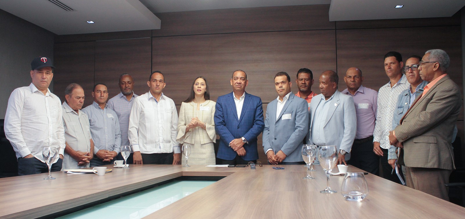 Comision Encabezada Por La Diputada Yaril Encarnacion De SJO En Procura Construccion De Carretera