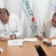 Foto Momento De La Firma Del Acuerdo