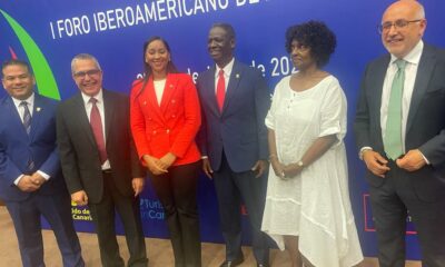 Foto 2 El Diputado Frankilin De La Cruz Tercero Desde La Derecha Junto A Otras De Las Personalidades Participantes Enel Foro