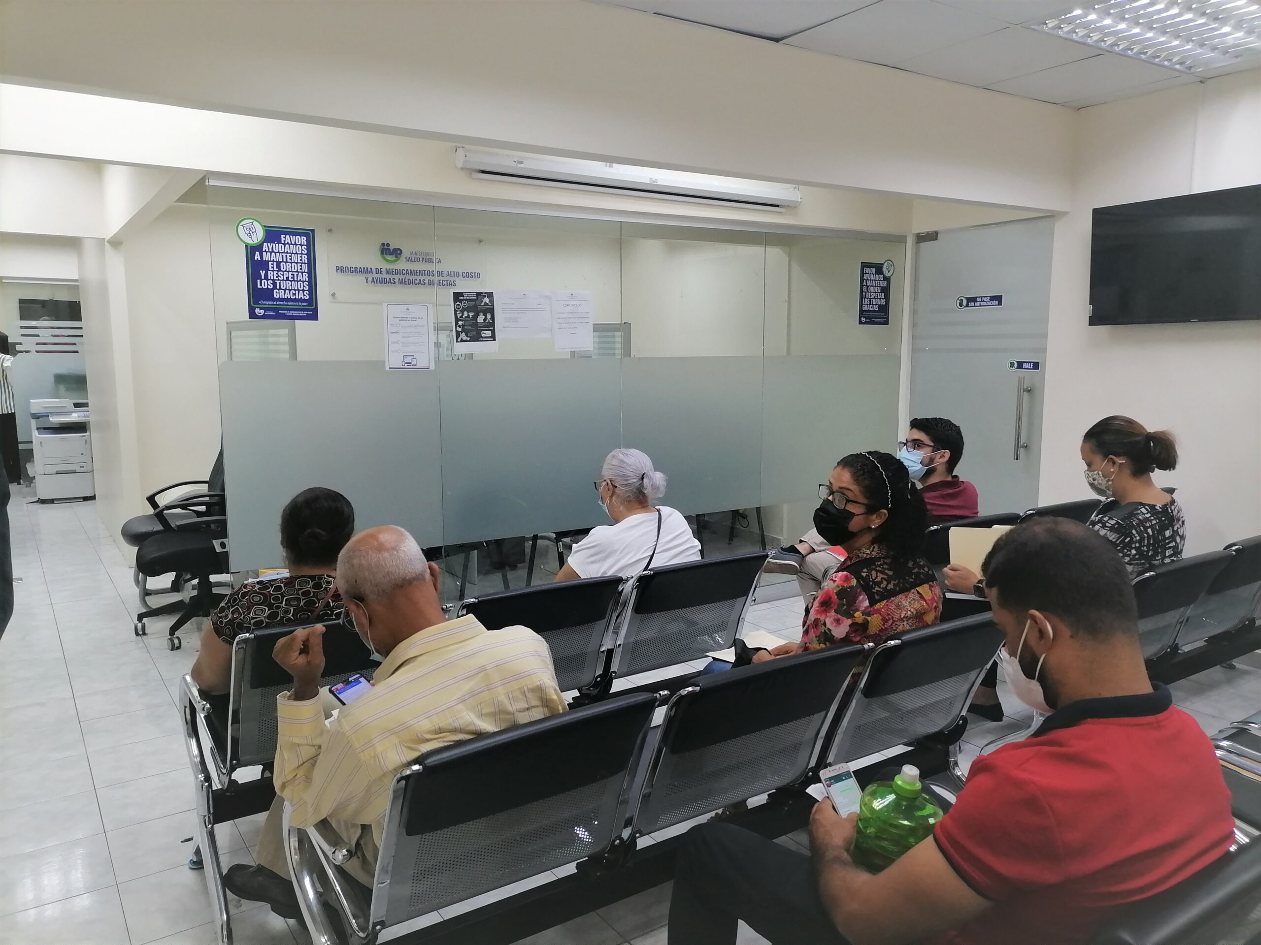 Foto De Sala Del Programa De Medicamentos De Alto Costo 2 Scaled