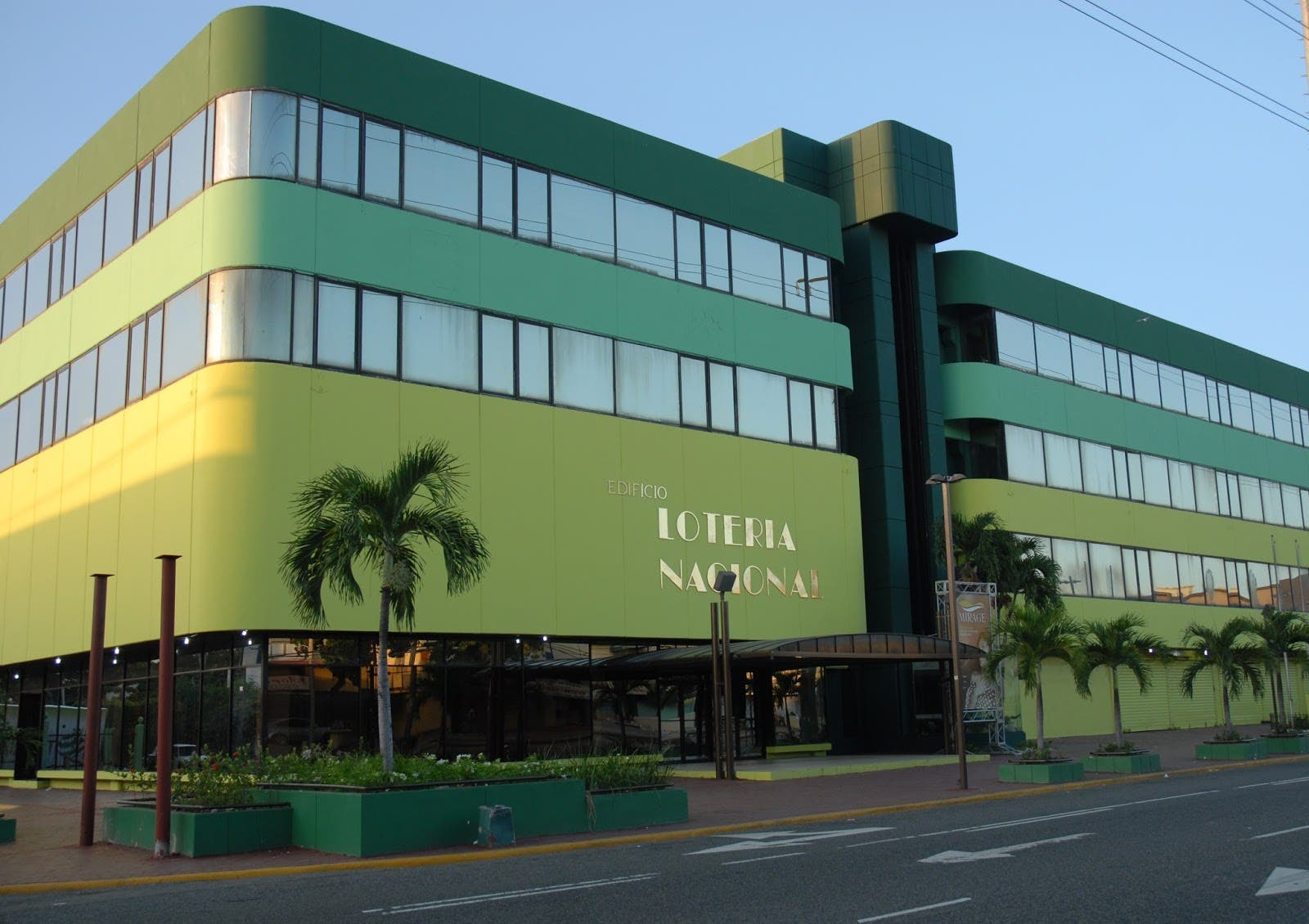 Foto Fachada Edicio Loteria 1