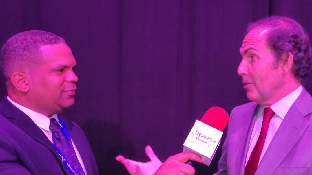 Presidente De Iberia Javier Sanchez Prieto Y Moises Gonzalez