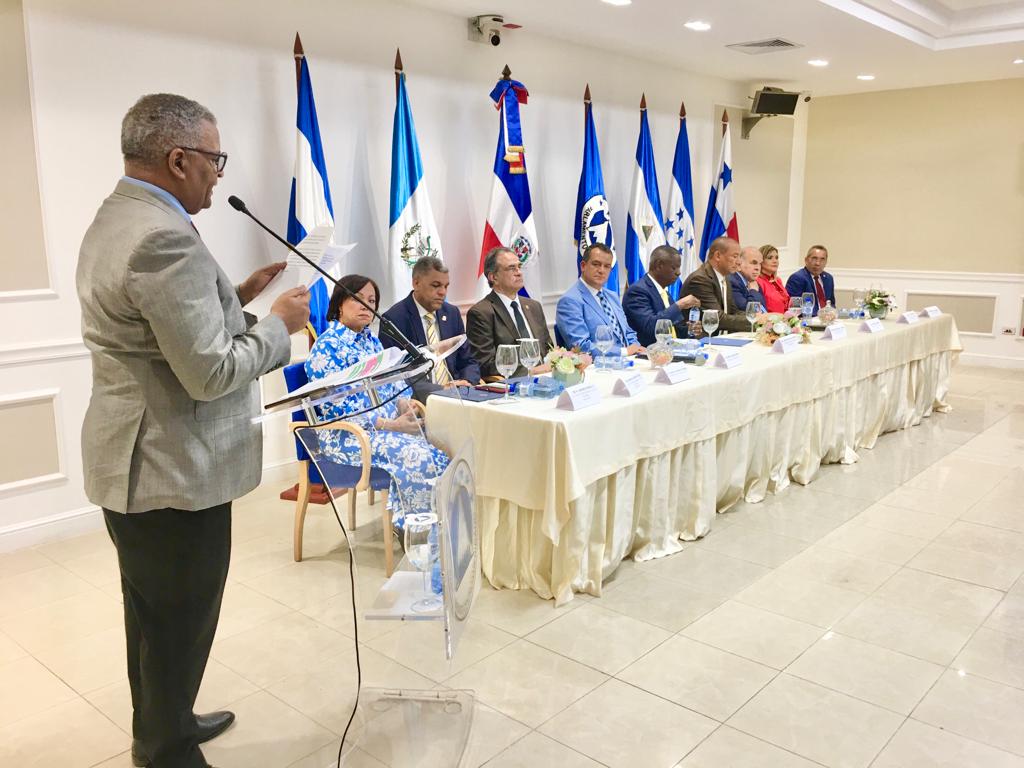 Foto Del Foro Organizado Por El PARLACEN