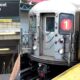 Z Dominicanos Temerosos Abordar Tren NYC Por La Violencia