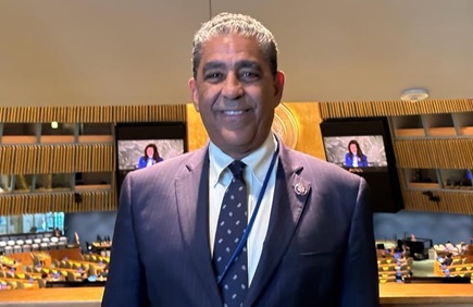 1 Congresista Adriano Espaillat