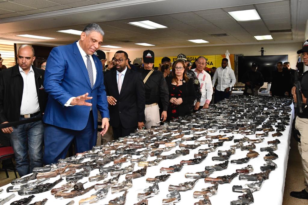 Entrega Armas Santiago 9 2 23 2
