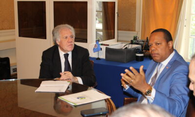 Foto 1 WASHINGTON. El Secretario General De La OEA Luis Almagro Y El Director Ejecutivo De Pro Conwumidor Eddy Alcantara