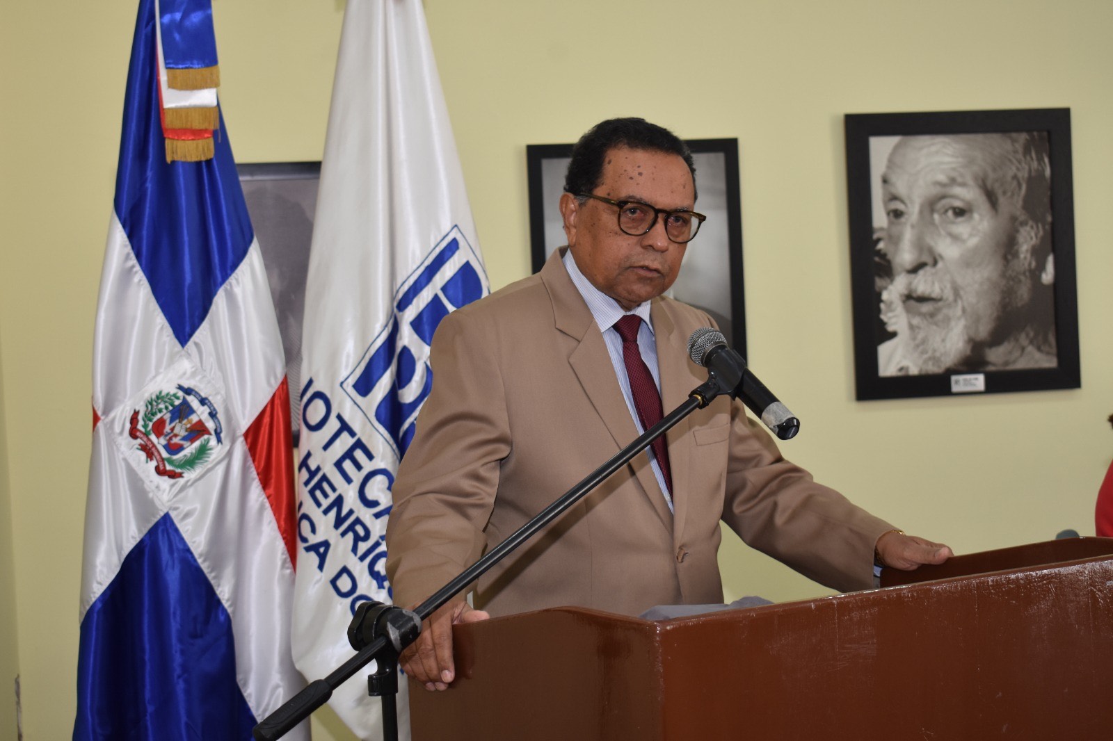 Rafael Peralta Romero Director De La BNPHU.