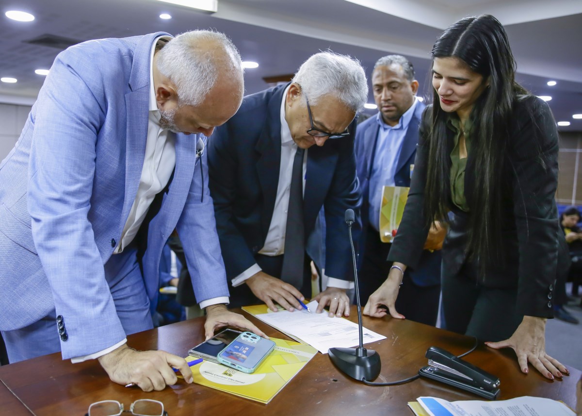 Reunion 01