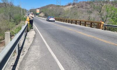 Tramo Carretera Con Puente Galeon
