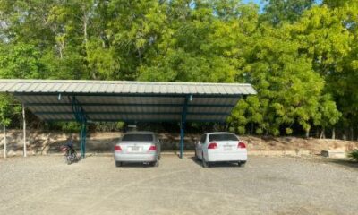 El Comunicador Edward Lopez Muestra El Parqueo De La Empresa Plantaciones Del Norte De Donde Fueron Robado Los Motores
