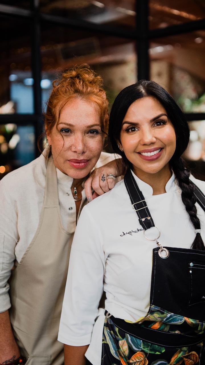 Las Chefs Leo Espinosa Y Chef Tita