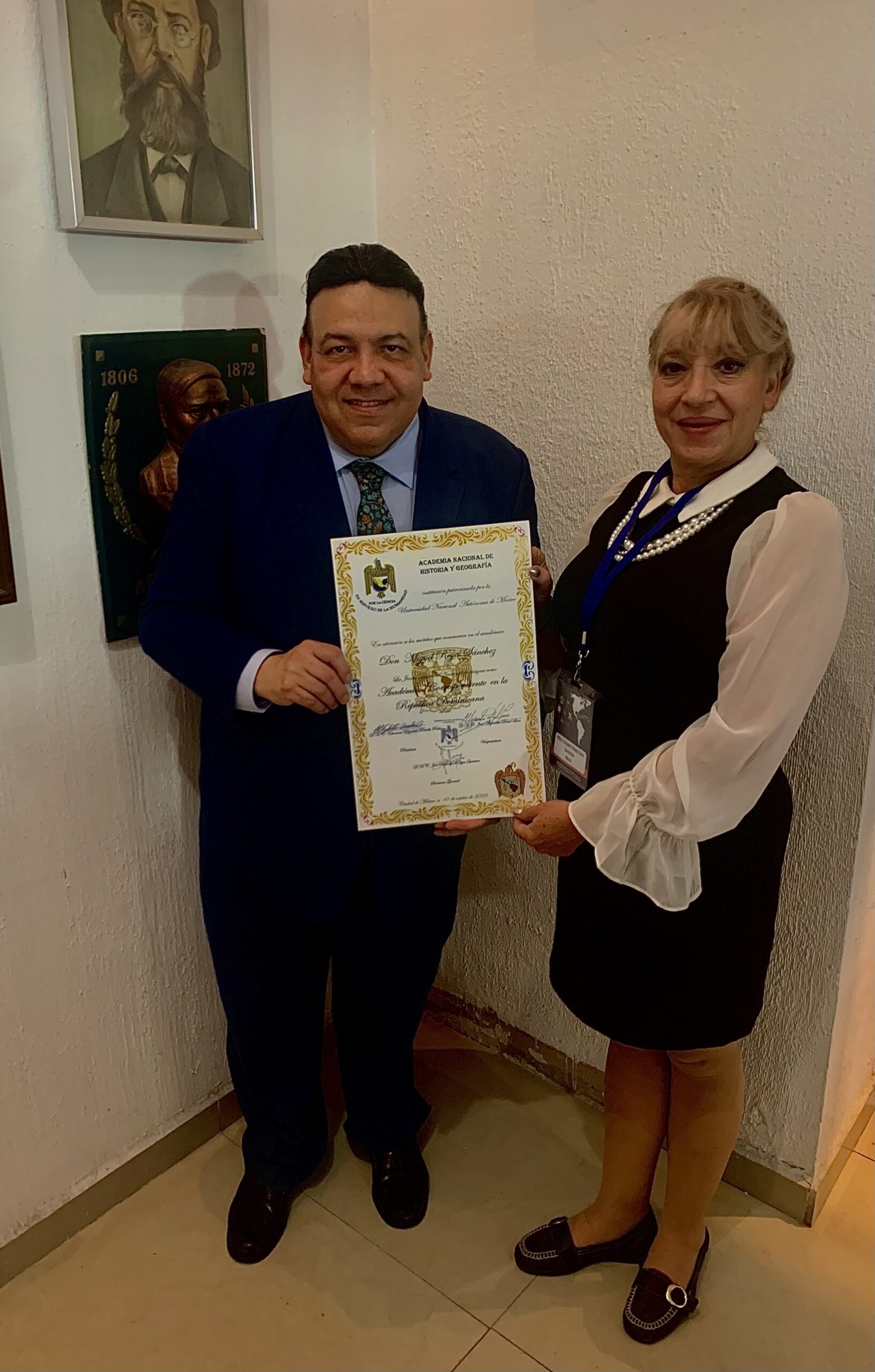 Historiador Miguel Reyes Y La Doctora. Eleonora Elizabeth Rembis Rubio Scaled