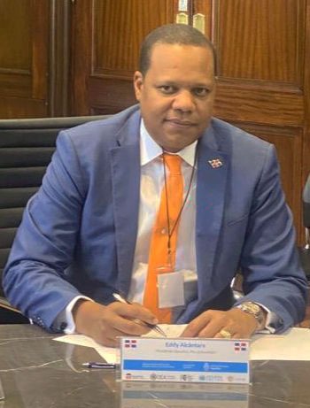 El Director Ejecutivo De Pro Consumidor Doctor Eddy Alcantara