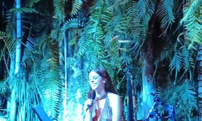 Joven Cantante Ana Alfau