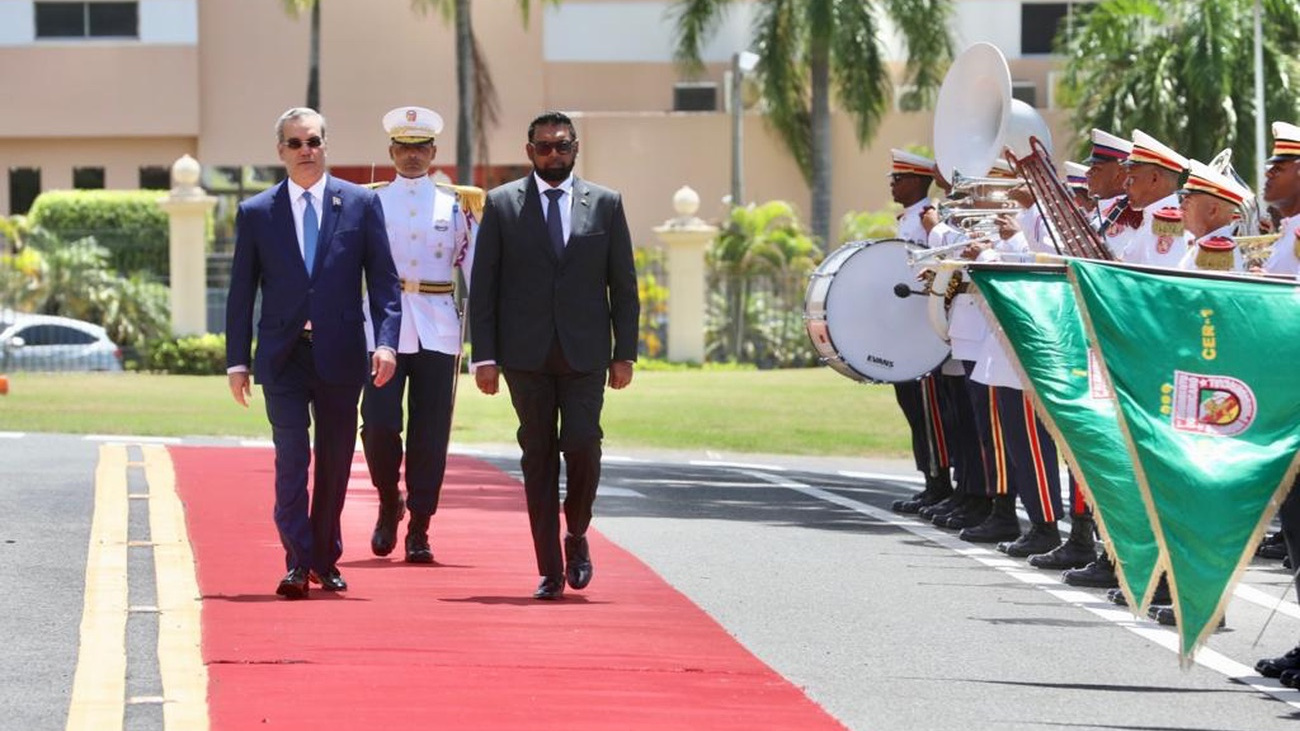 El presidente Abinader y su homólogo de la República Cooperativa de Guyana, Mohamed Irfaan Ali.