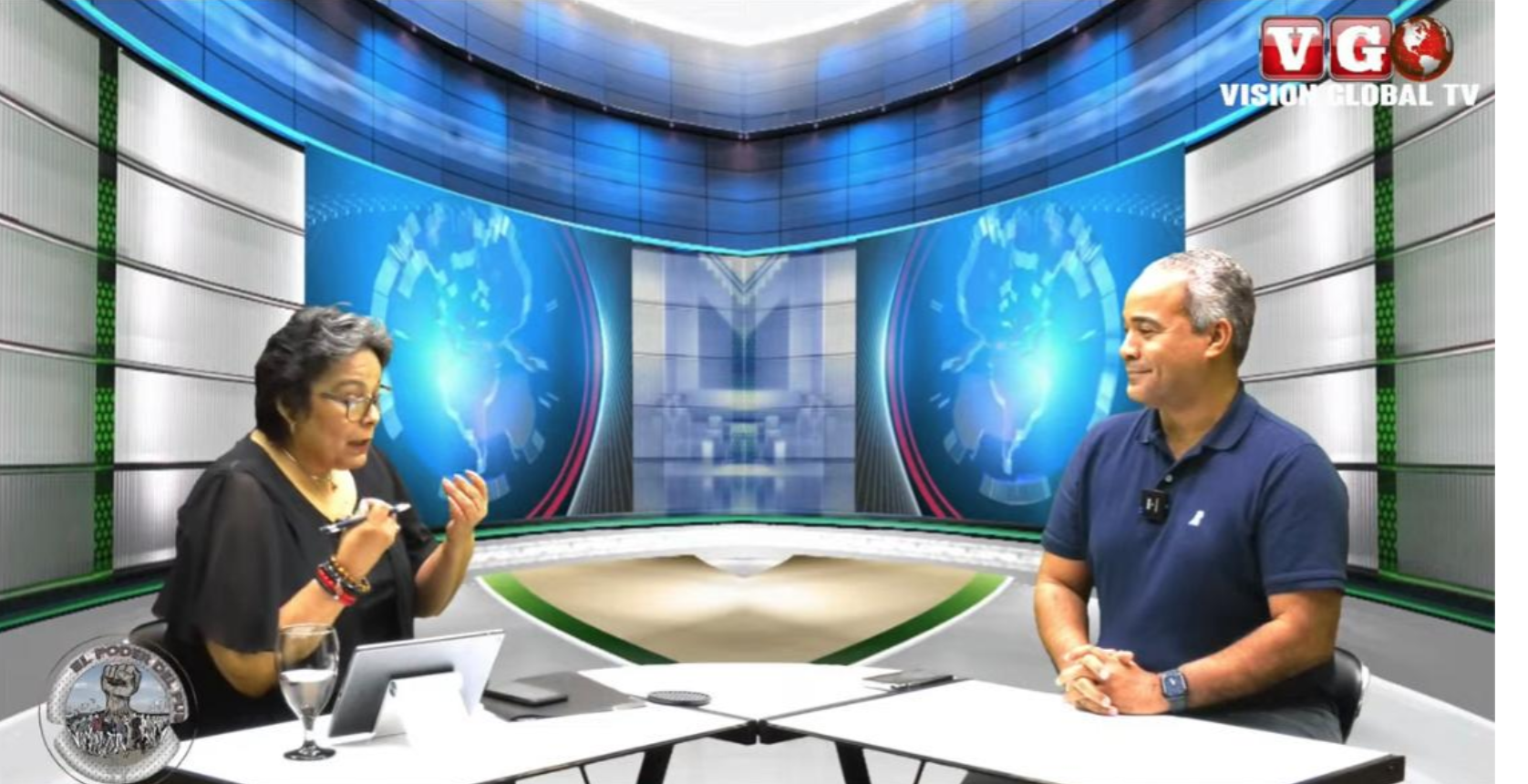 Hernani Aquino en la entrevista con la periodista Belkys Martínez.