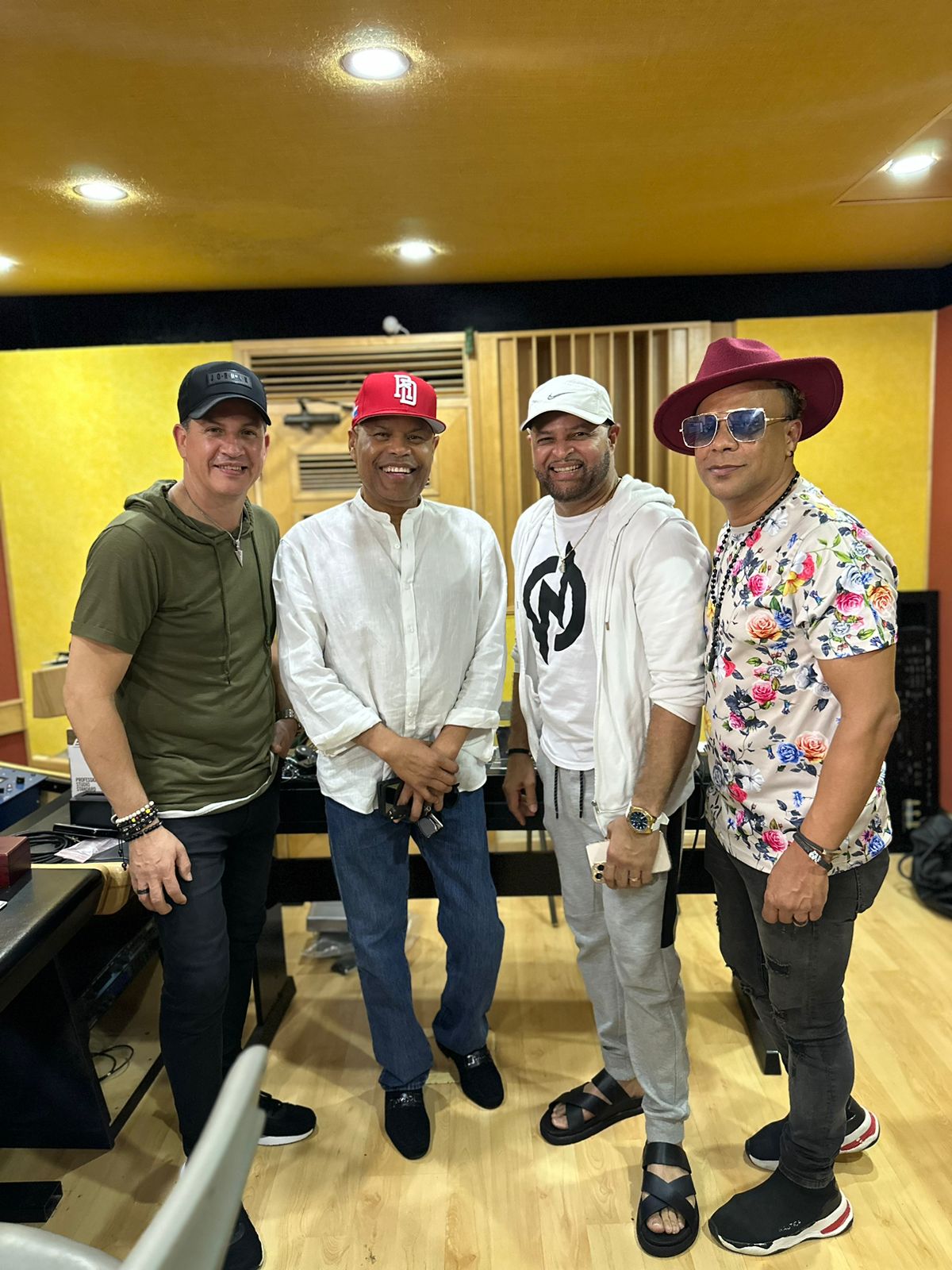 Grupo Tipico El NORTE Con Rubby Perez