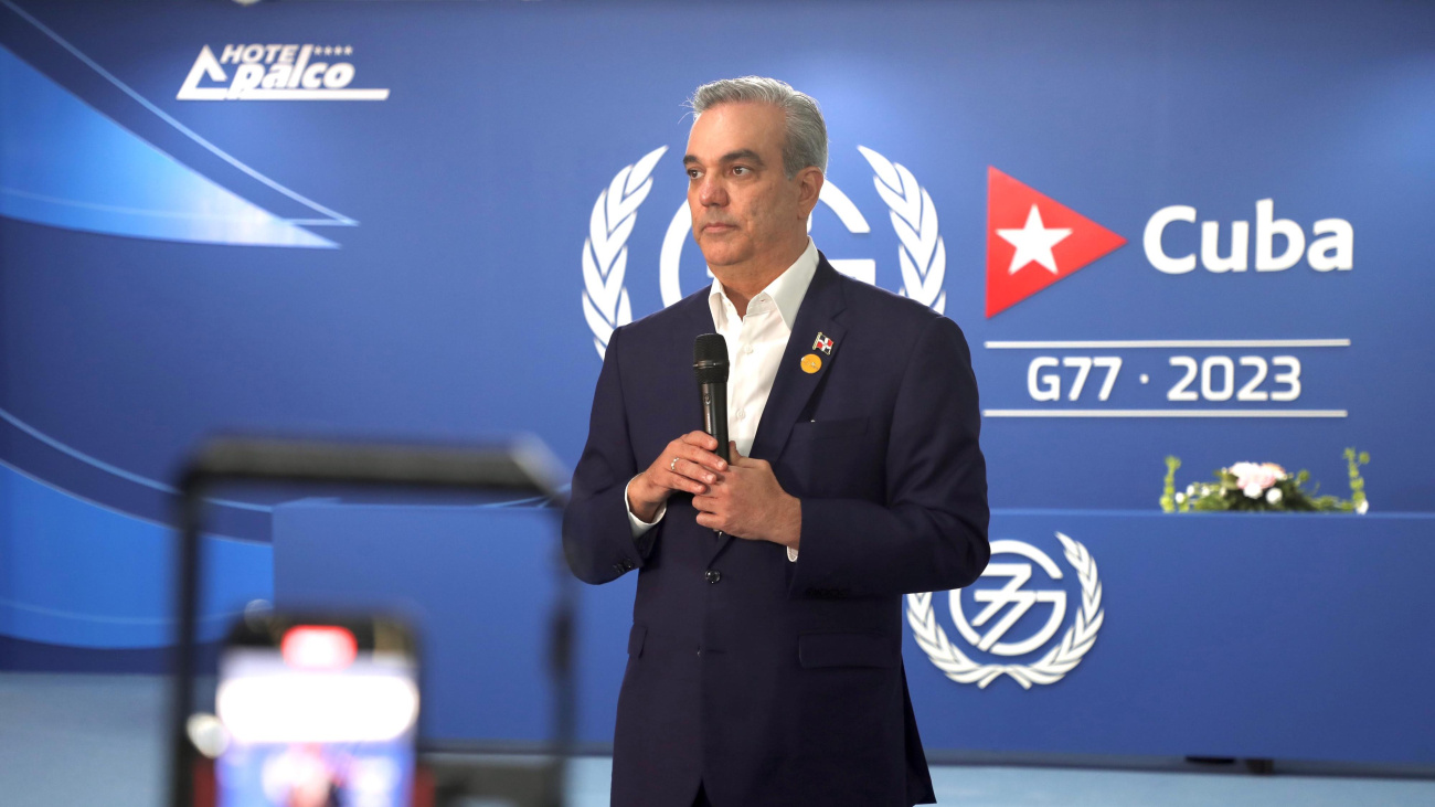 Presidente Abinader Regresa De Cuba.