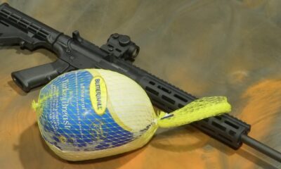 0 0 0 0 0 Dominicanos NYC Polemizan Por Empresa Florida Ofrecer Fusil AR 15 Y Pavo