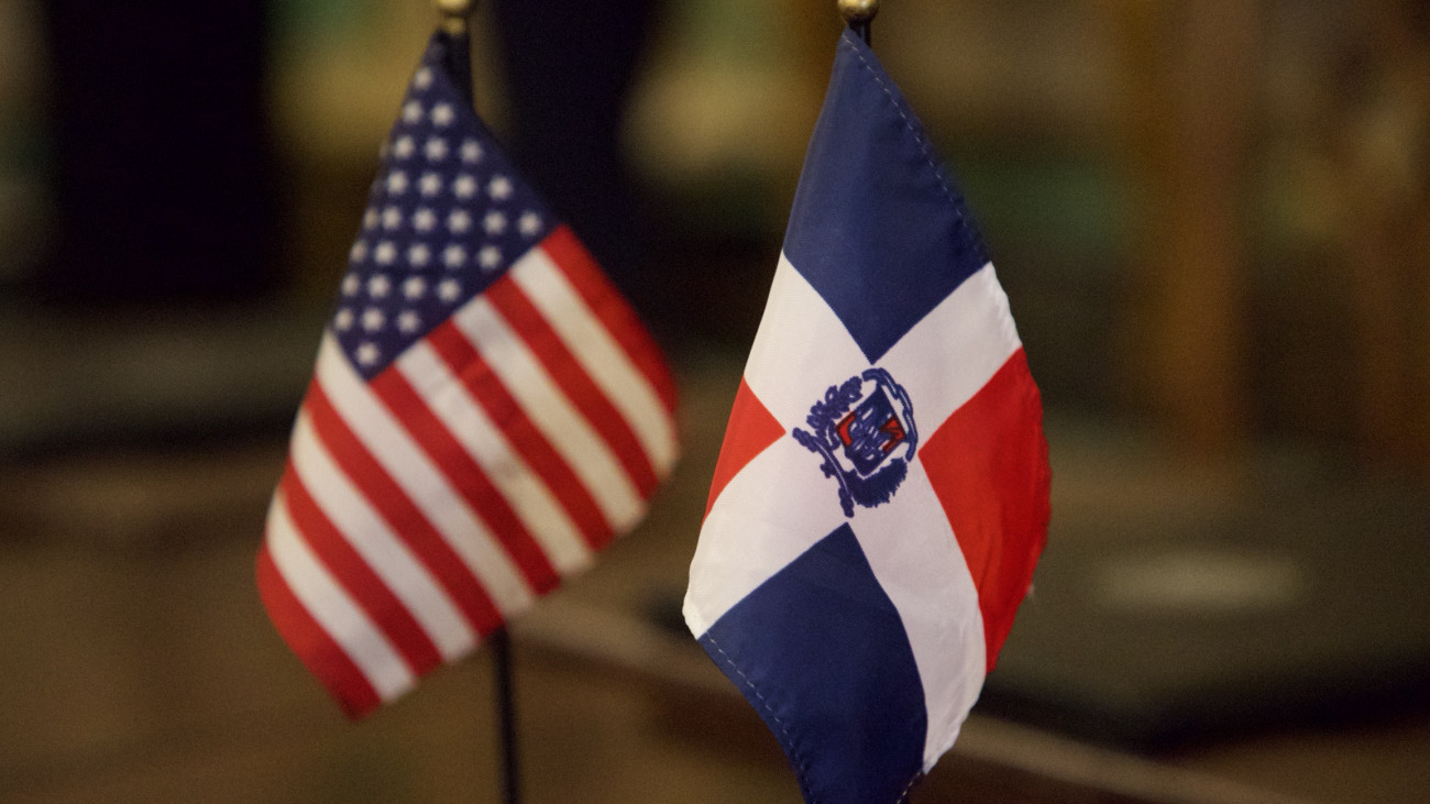 Banderas Eeuu Y Dominicana