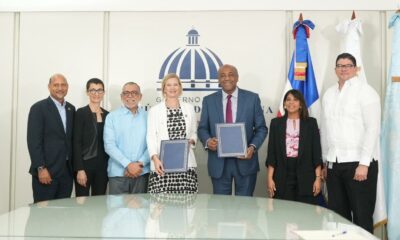Foto Grupal De La Firma