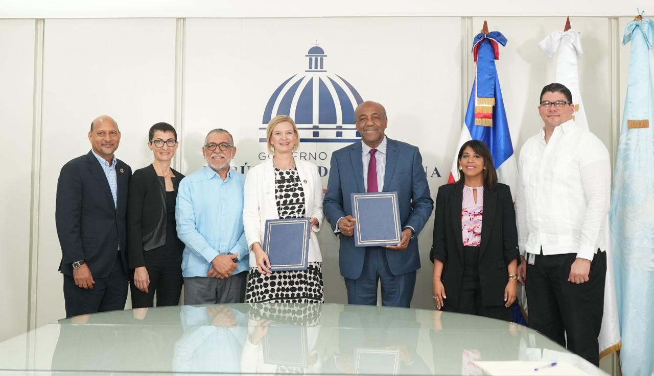 Foto Grupal De La Firma